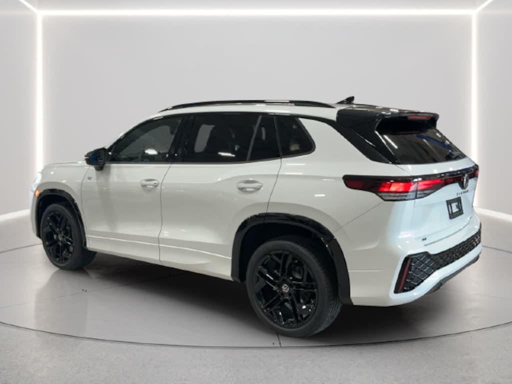 New 2026 Volkswagen Tiguan SE R-Line Black SUV