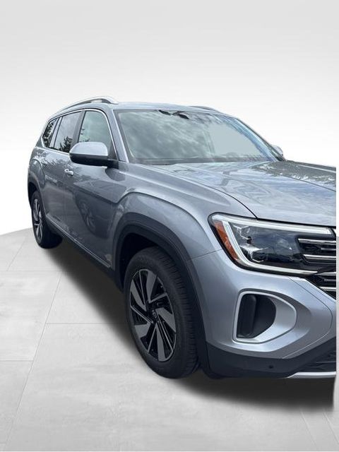 2025 Volkswagen Atlas SEL photo 3