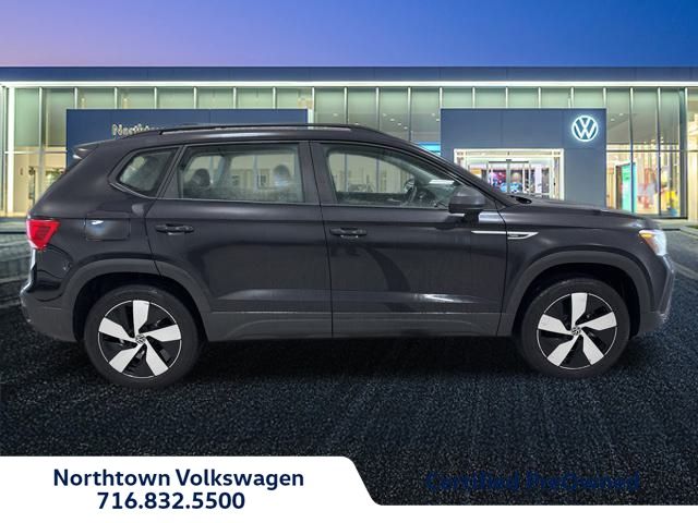 2024 Volkswagen Taos S photo 2