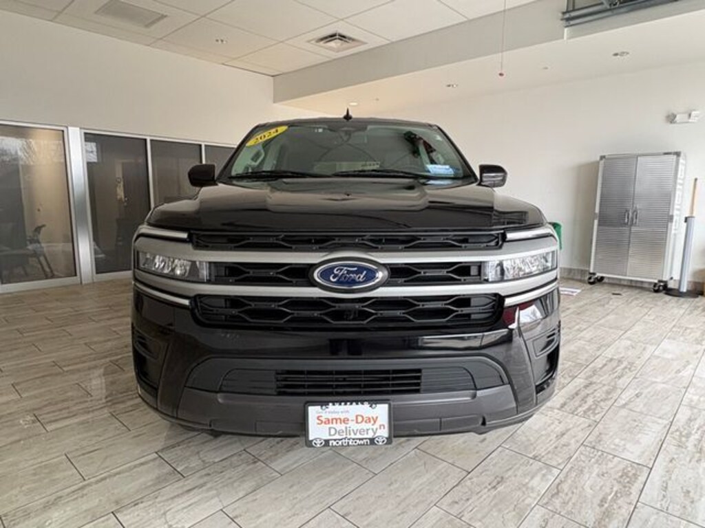 Used 2024 Ford Expedition XLT SUV