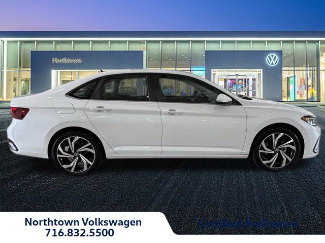 2025 Volkswagen Jetta 1.5T SEL photo 2