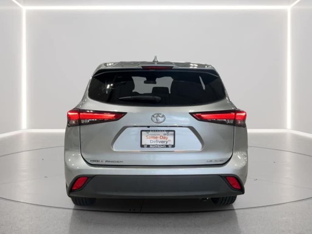 Used 2020 Toyota Highlander LE SUV