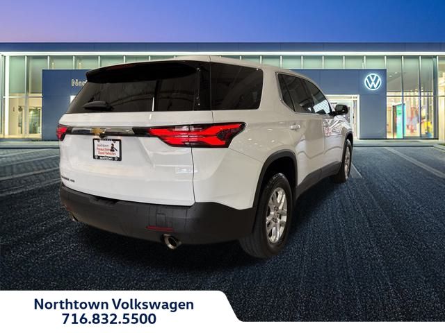 2023 Chevrolet Traverse LS photo 3