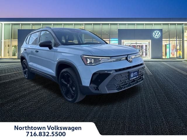 2025 Volkswagen Taos SE Black's photo