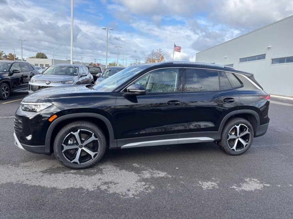 New 2025 Volkswagen Tiguan 2.0T SE SUV