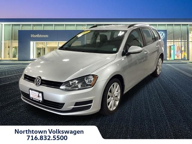 2017 Volkswagen Golf SportWagen TSI S's photo