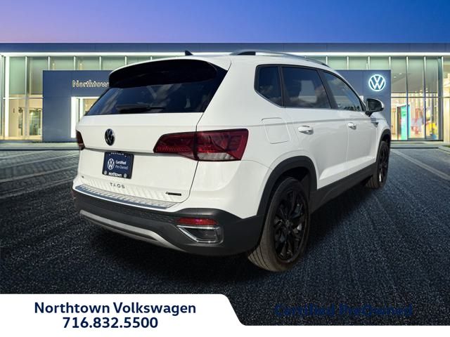 2023 Volkswagen Taos SE photo 2