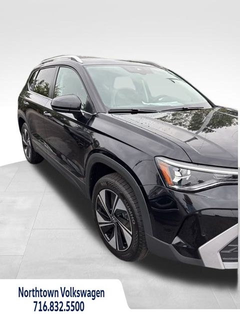 2025 Volkswagen Taos SE photo 2