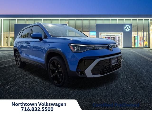 2025 Volkswagen Taos SEL's photo