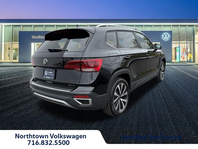 2023 Volkswagen Taos SE photo 2