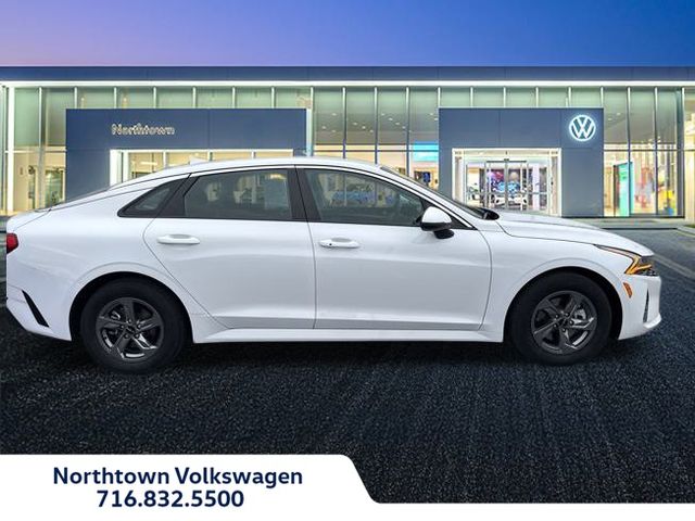 2024 Kia K5 LXS photo 2