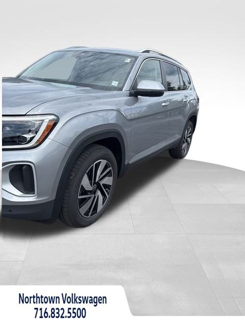 2025 Volkswagen Atlas SEL photo 2