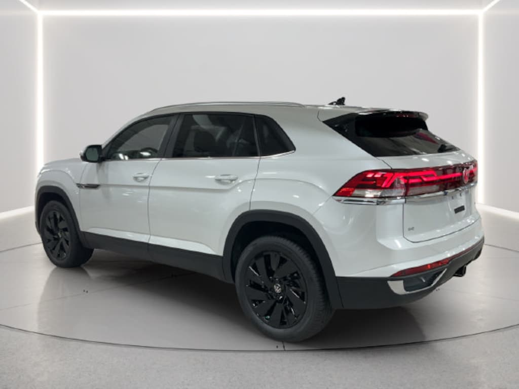 New 2026 Volkswagen Atlas Cross Sport SE w/Technology SUV