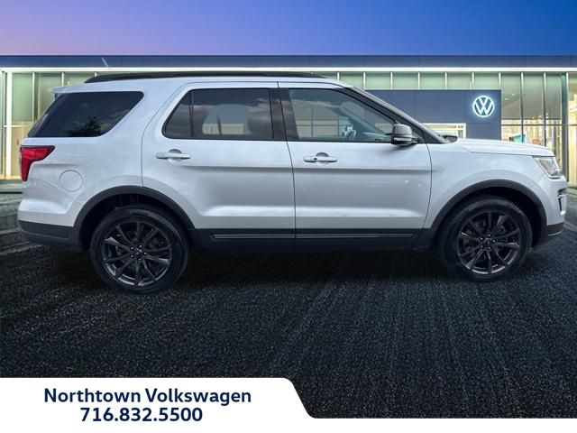 2018 Ford Explorer XLT photo 2