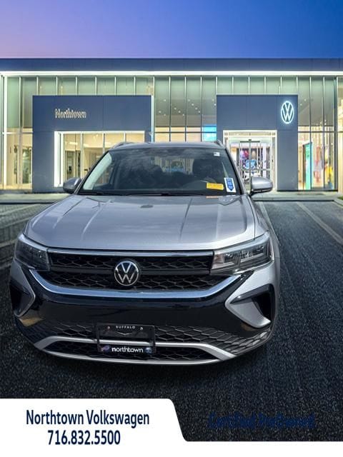 2024 Volkswagen Taos 1.5T SE 4Motion's photo
