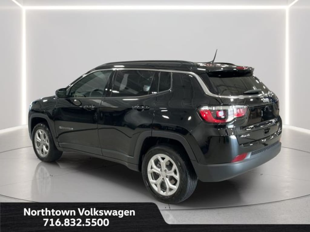Used 2024 Jeep Compass Latitude SUV