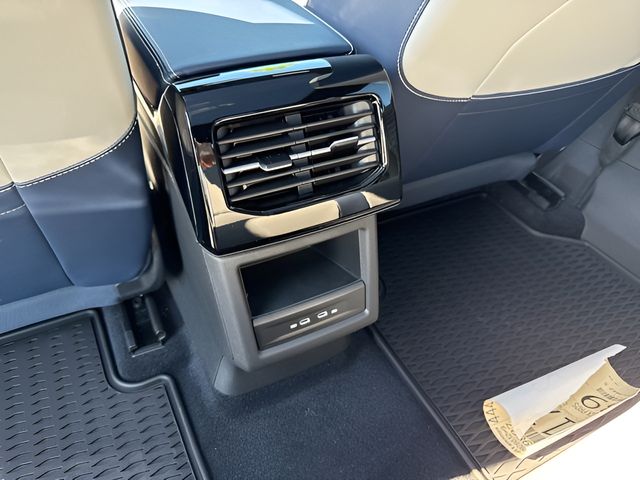 2025 Volkswagen ID.4 PRO S - Photo 17