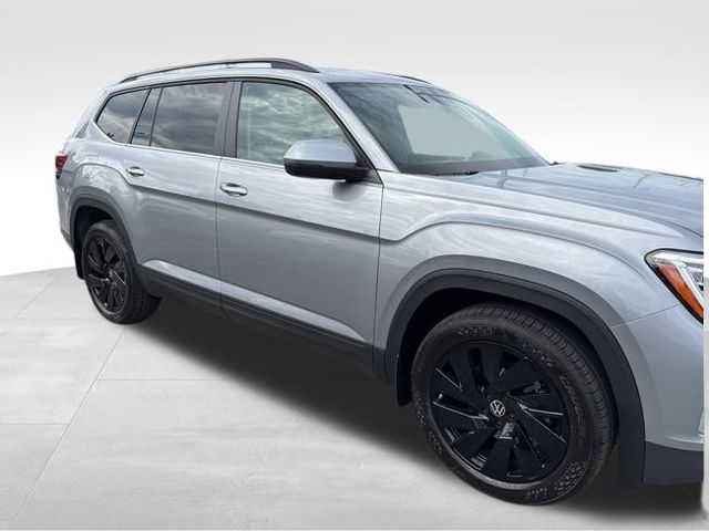 2026 Volkswagen Atlas SE Technology photo 2