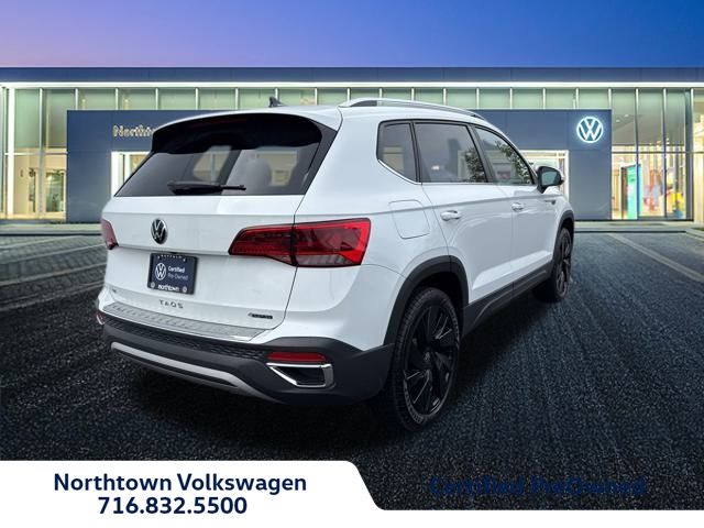 2024 Volkswagen Taos SE photo 3