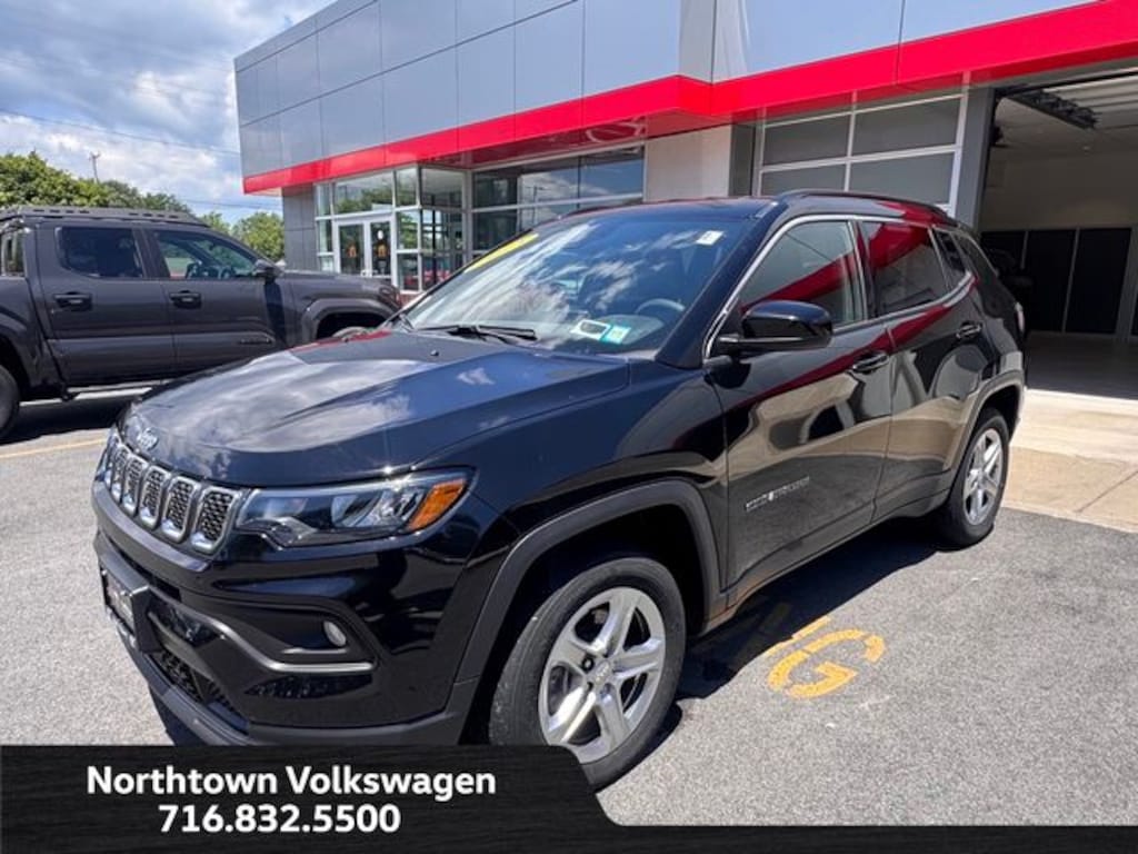 Used 2023 Jeep Compass Latitude SUV