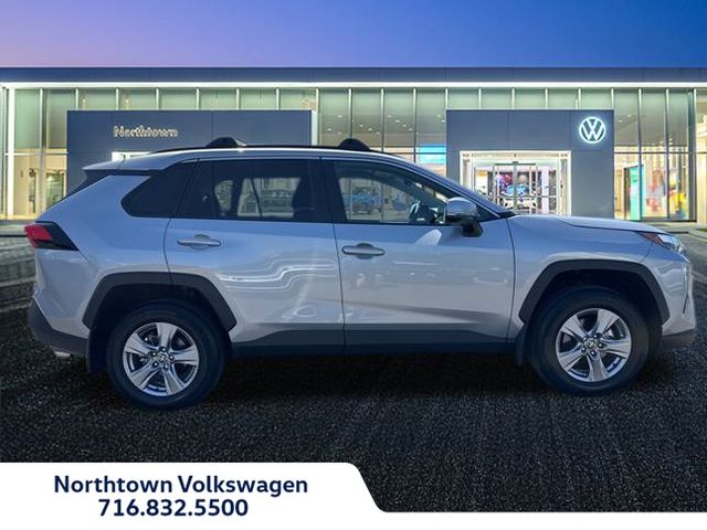 2025 Toyota RAV4 XLE photo 2