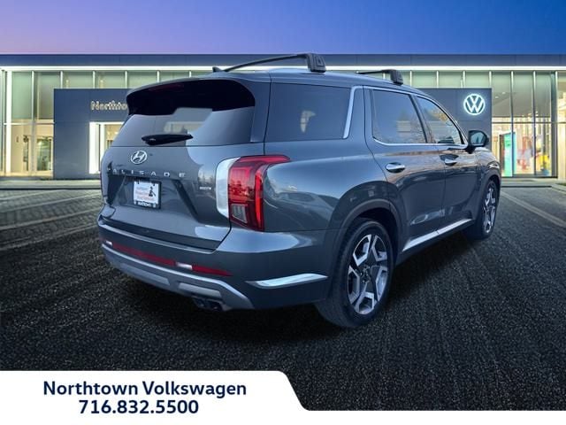 2023 Hyundai Palisade Limited photo 2