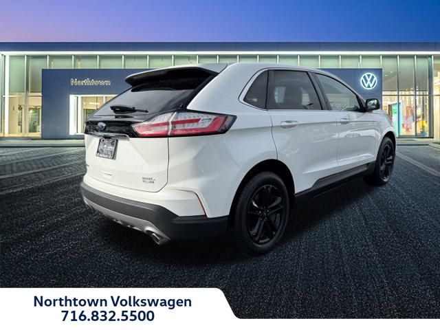 2020 Ford Edge SEL photo 2