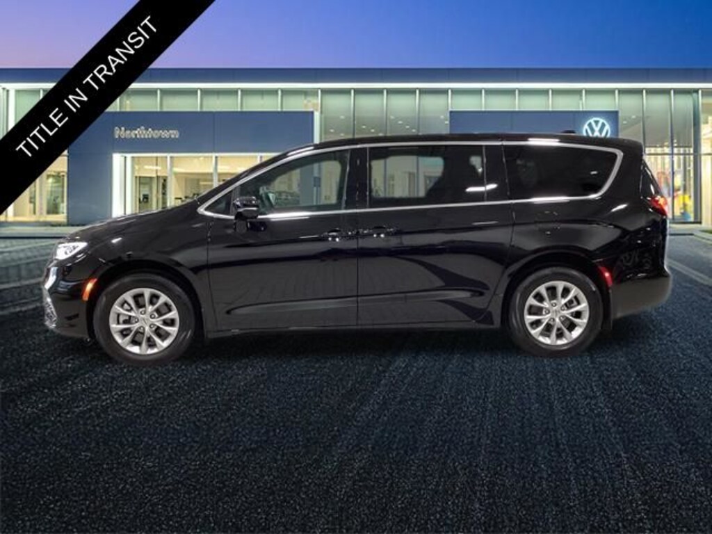 Used 2025 Chrysler Pacifica Select Van Passenger Van