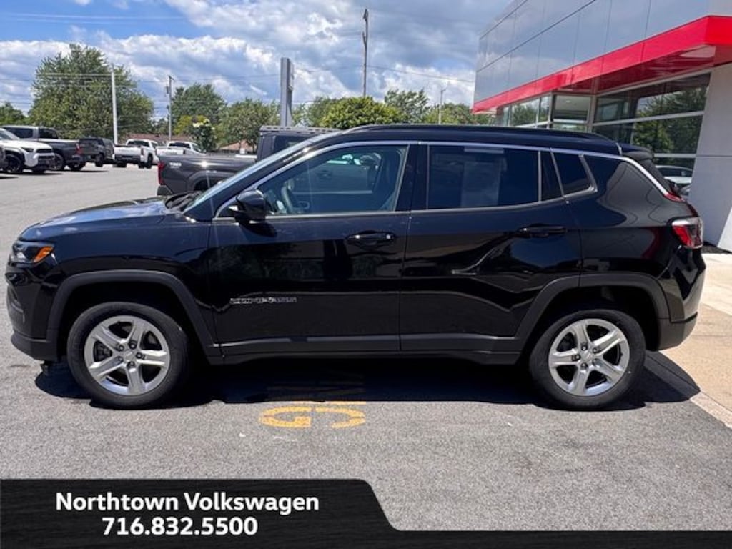 Used 2023 Jeep Compass Latitude SUV