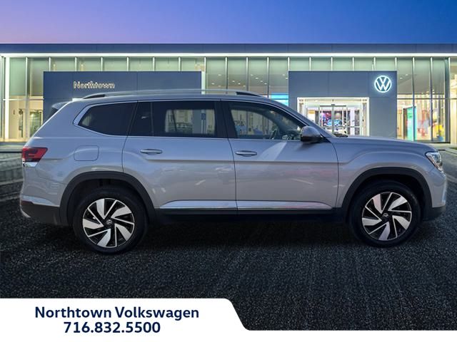 2025 Volkswagen Atlas SEL photo 2
