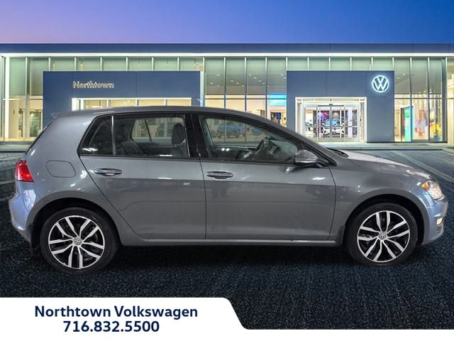 2017 Volkswagen Golf TSI SE photo 2