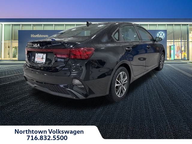 2023 Kia Forte LXS photo 3