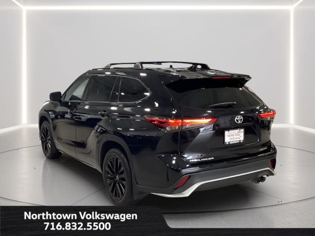 Used 2023 Toyota Highlander XSE SUV