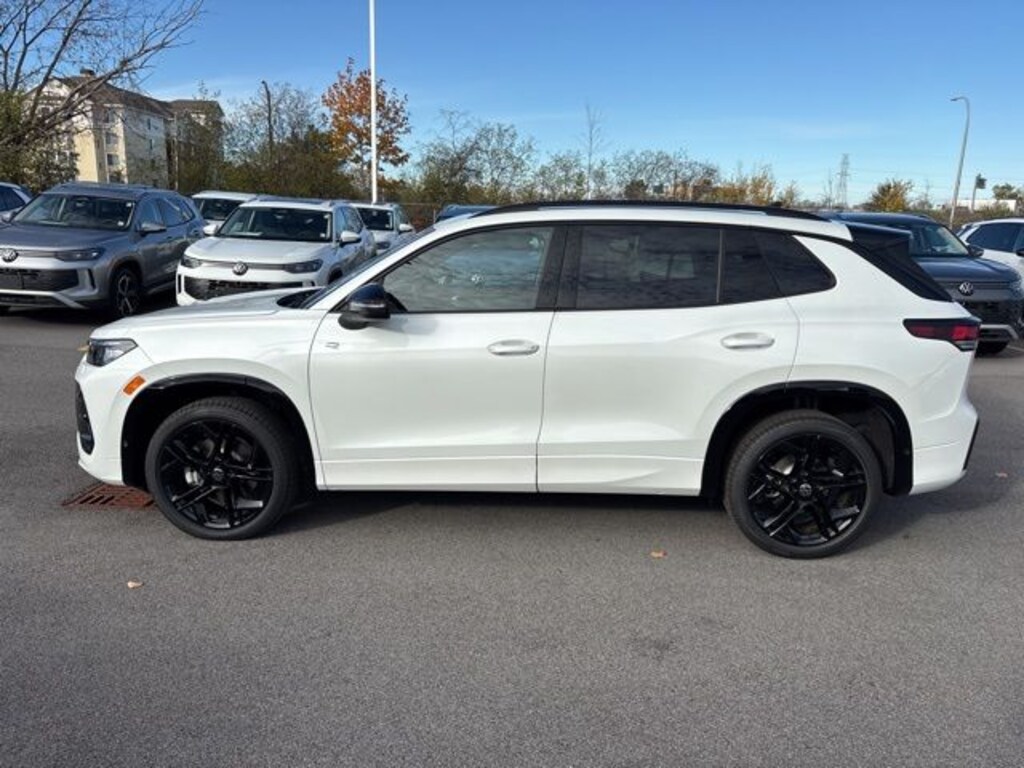 New 2026 Volkswagen Tiguan 2.0T SE R-Line Black SUV