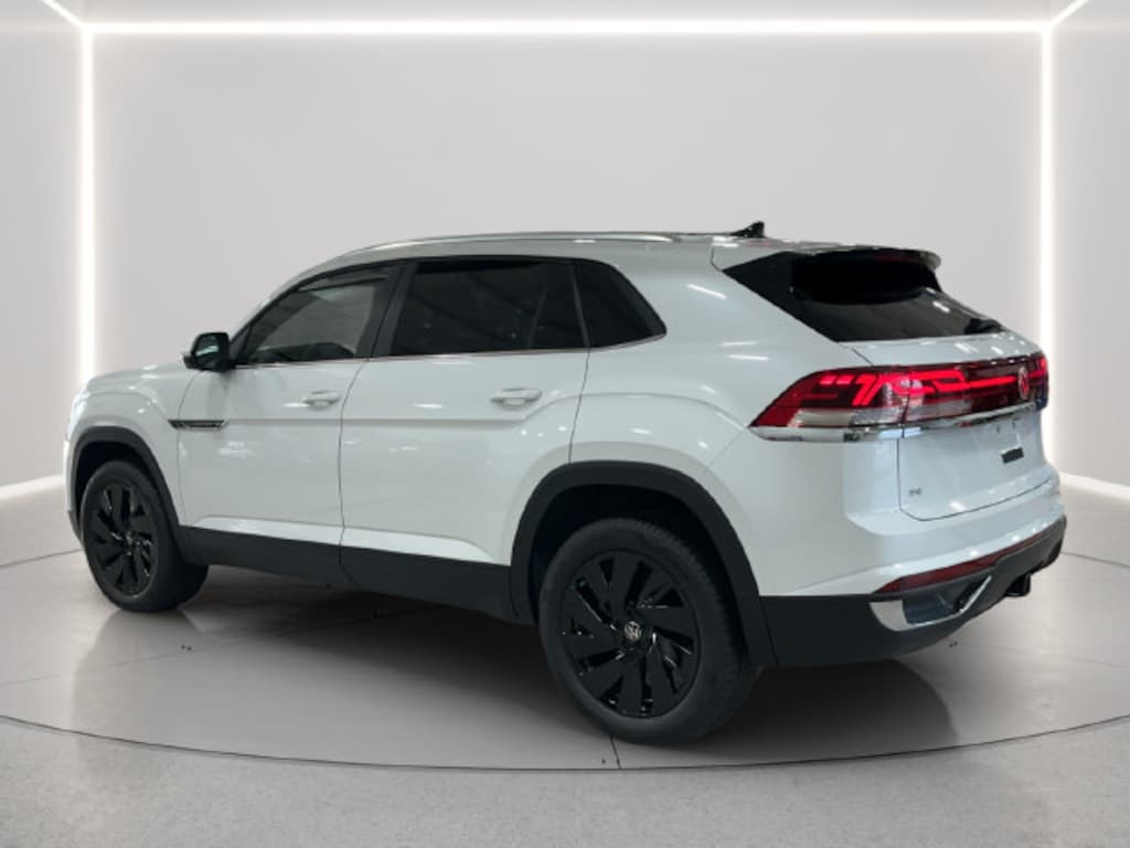 New 2026 Volkswagen Atlas Cross Sport SE w/Technology SUV
