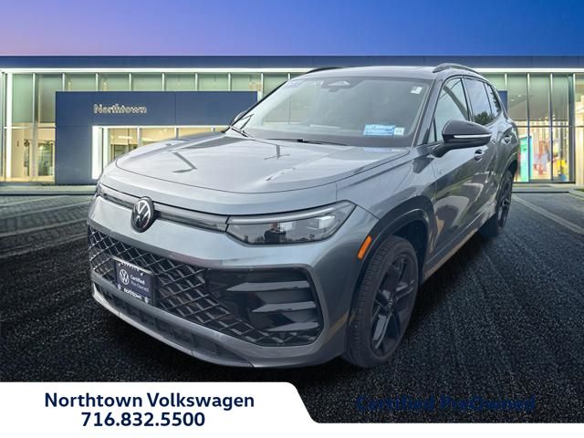 2025 Volkswagen Tiguan 2.0T SE R-Line Black 4Motion's photo