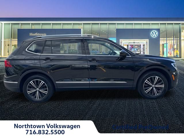 2019 Volkswagen Tiguan SEL photo 2