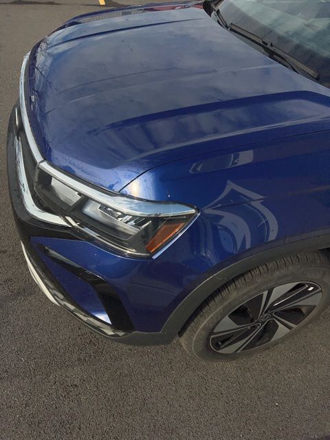 2024 Volkswagen Taos SE photo 4