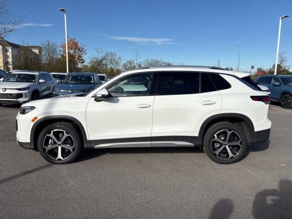 New 2026 Volkswagen Tiguan 2.0T SE SUV