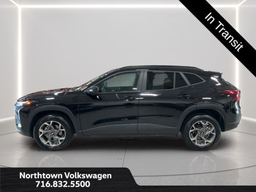 Used 2025 Chevrolet Trax LT SUV