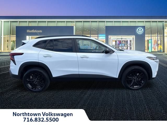 2024 Chevrolet Trax ACTIV photo 2