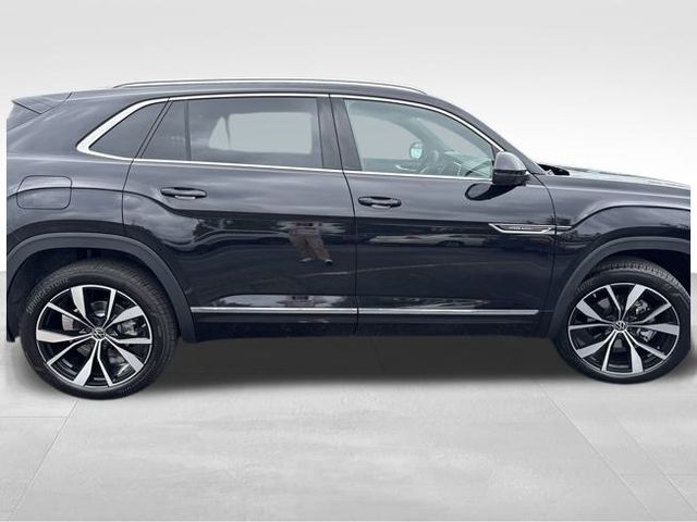 2026 Volkswagen Atlas Cross Sport SEL Premium R-Line photo 2