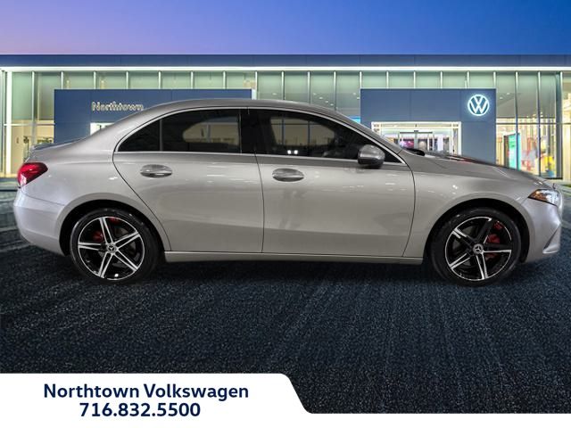2019 Mercedes Benz A 220 photo 2
