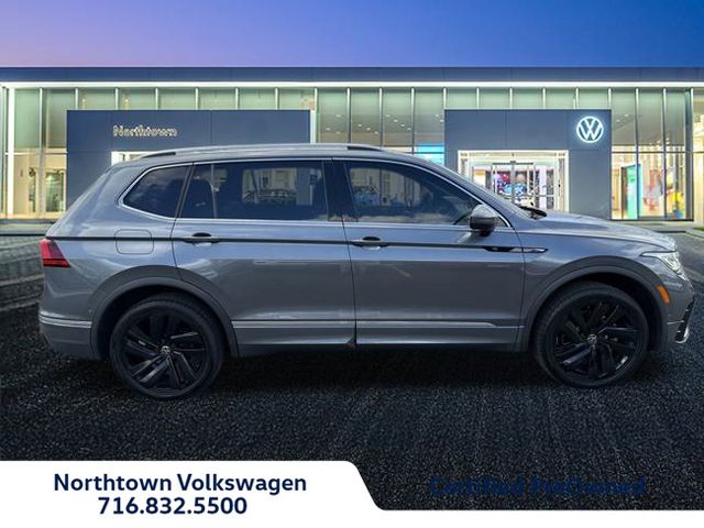 2022 Volkswagen Tiguan SEL R-Line photo 2