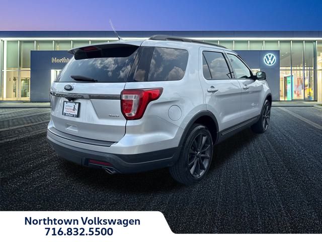 2018 Ford Explorer XLT photo 3