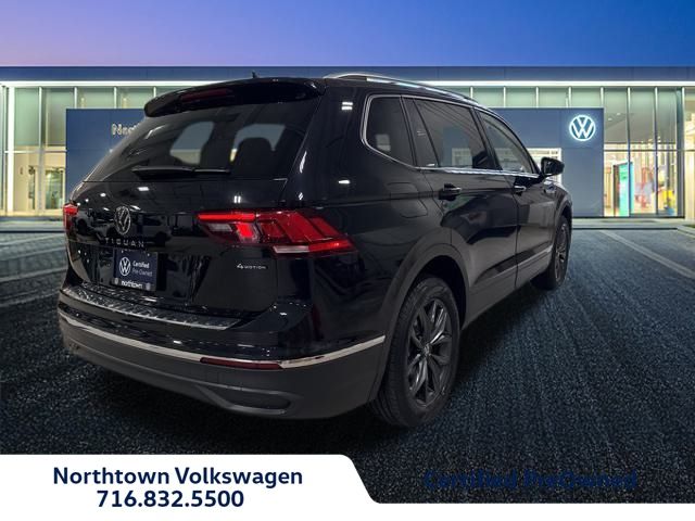 2023 Volkswagen Tiguan SE photo 3