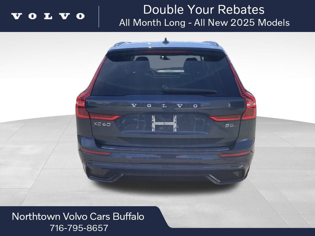 2025 Volvo XC60 B5 Plus photo 4