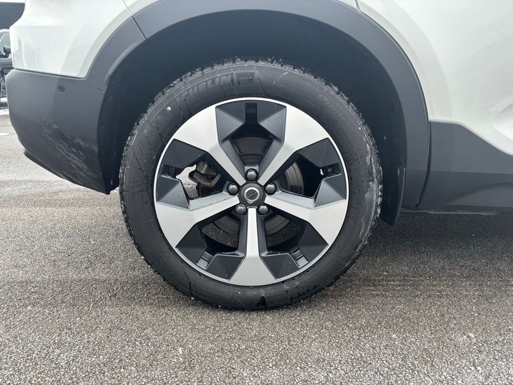 2026 Volvo XC40 Plus - Photo 34