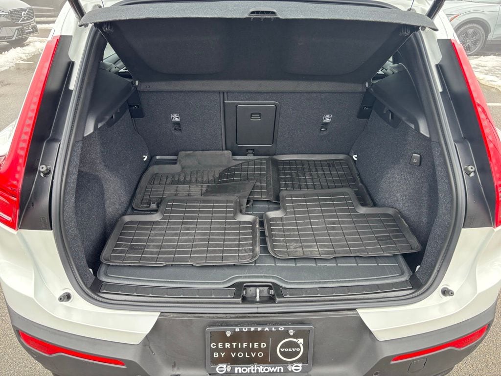 2026 Volvo XC40 Plus - Photo 22