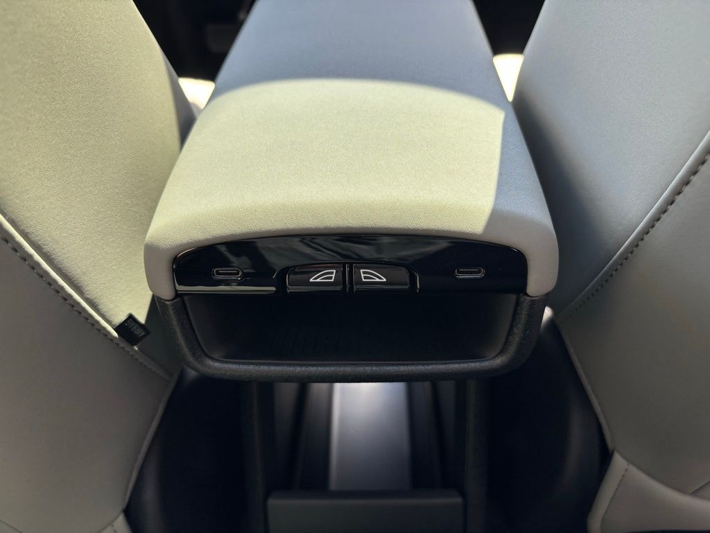2026 Volvo EX30 Plus - Photo 17